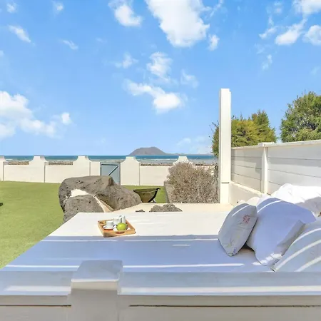 Granados 27 Beachfront 别墅